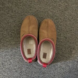 UGG Tazz Platform Slipper in Chestnut